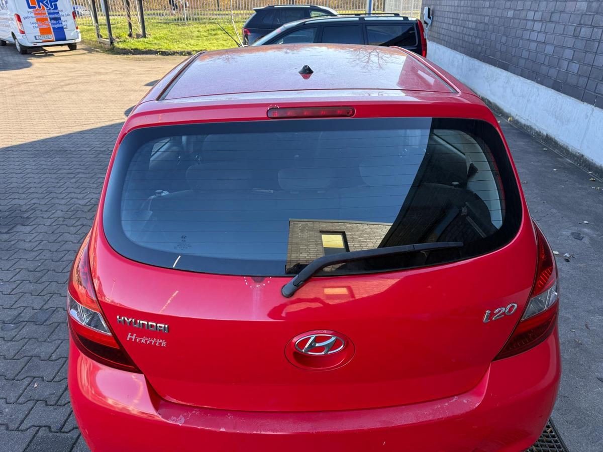 Hyundai I20 PB original Heckklappe mit Scheibe BH Electric Red Rohbau BJ09